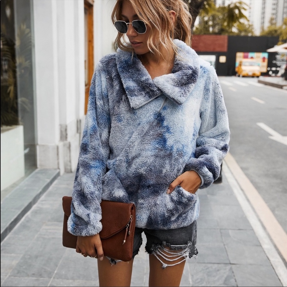 💥NWT💥 Dark Blue Tie Dye Sherpa Fleece Pullover - Picture 2 of 13